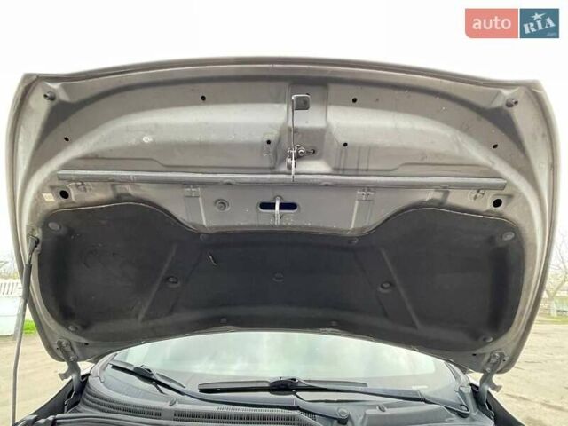 Серый Хендай Туксон, объемом двигателя 1.69 л и пробегом 293 тыс. км за 12950 $, фото 72 на Automoto.ua