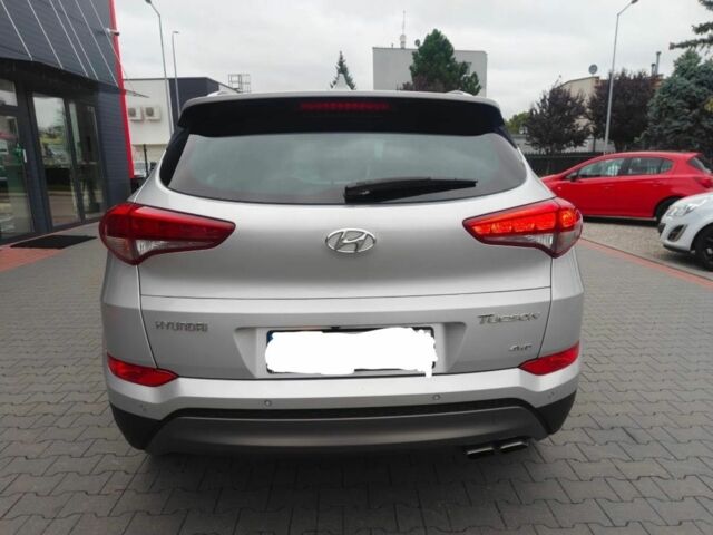 Сірий Хендай Туксон, об'ємом двигуна 2 л та пробігом 143 тис. км за 8000 $, фото 11 на Automoto.ua