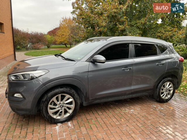 Сірий Хендай Туксон, об'ємом двигуна 1.7 л та пробігом 215 тис. км за 13650 $, фото 2 на Automoto.ua