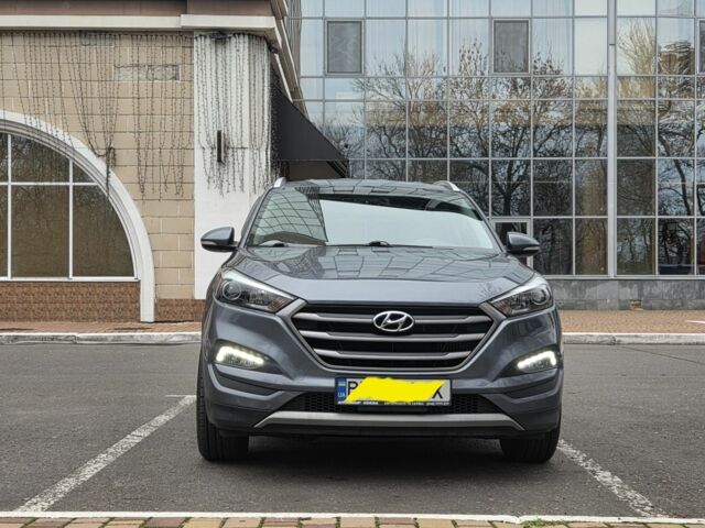 Серый Хендай Туксон, объемом двигателя 1.6 л и пробегом 113 тыс. км за 15000 $, фото 3 на Automoto.ua