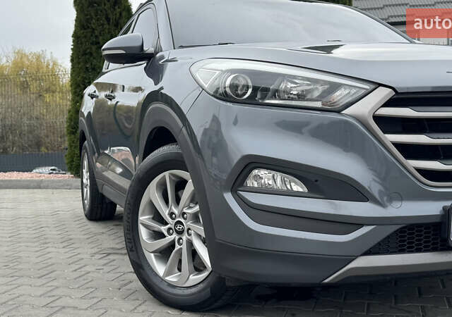 Сірий Хендай Туксон, об'ємом двигуна 2 л та пробігом 203 тис. км за 18300 $, фото 6 на Automoto.ua