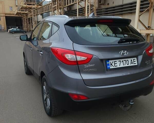 Серый Хендай Туксон, объемом двигателя 1.7 л и пробегом 290 тыс. км за 12800 $, фото 21 на Automoto.ua