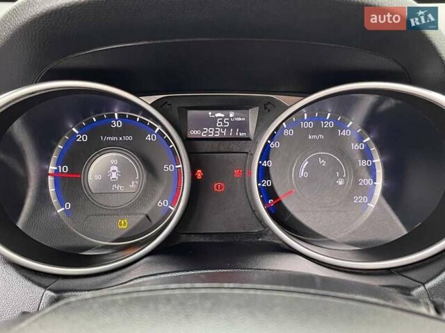 Серый Хендай Туксон, объемом двигателя 1.69 л и пробегом 293 тыс. км за 12950 $, фото 27 на Automoto.ua