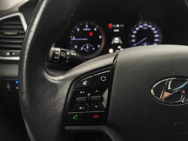 Сірий Хендай Туксон, об'ємом двигуна 2 л та пробігом 143 тис. км за 8000 $, фото 16 на Automoto.ua