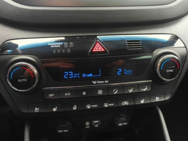 Сірий Хендай Туксон, об'ємом двигуна 2 л та пробігом 143 тис. км за 8000 $, фото 7 на Automoto.ua