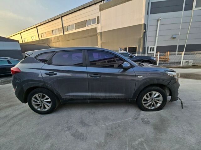 Сірий Хендай Туксон, об'ємом двигуна 1.7 л та пробігом 229 тис. км за 13300 $, фото 6 на Automoto.ua