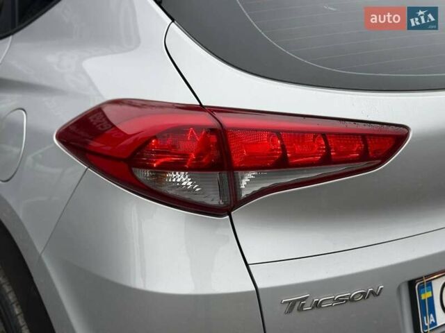 Серый Хендай Туксон, объемом двигателя 0 л и пробегом 139 тыс. км за 17700 $, фото 19 на Automoto.ua