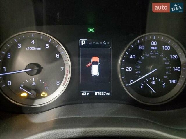 Серый Хендай Туксон, объемом двигателя 1.6 л и пробегом 157 тыс. км за 2100 $, фото 8 на Automoto.ua