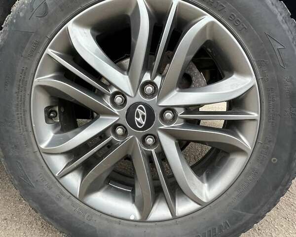 Серый Хендай Туксон, объемом двигателя 1.69 л и пробегом 293 тыс. км за 12950 $, фото 46 на Automoto.ua