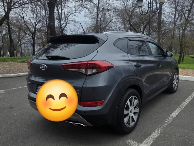 Серый Хендай Туксон, объемом двигателя 1.6 л и пробегом 113 тыс. км за 15000 $, фото 8 на Automoto.ua