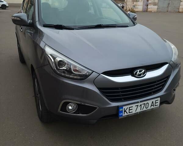 Серый Хендай Туксон, объемом двигателя 1.7 л и пробегом 290 тыс. км за 12800 $, фото 17 на Automoto.ua