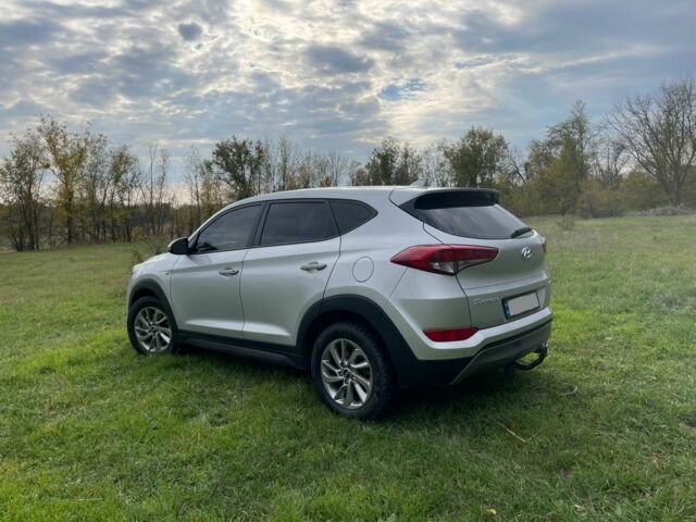 Хендай Туксон 2015 в Кривом Роге на Automoto.ua Серый Хендай Туксон, объемом двигателя 2 л и пробегом 270 тыс. км за 18000 $, фото 4 на Automoto.ua