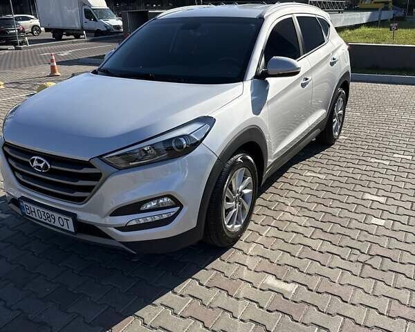 Серый Хендай Туксон, объемом двигателя 2 л и пробегом 140 тыс. км за 17700 $, фото 17 на Automoto.ua
