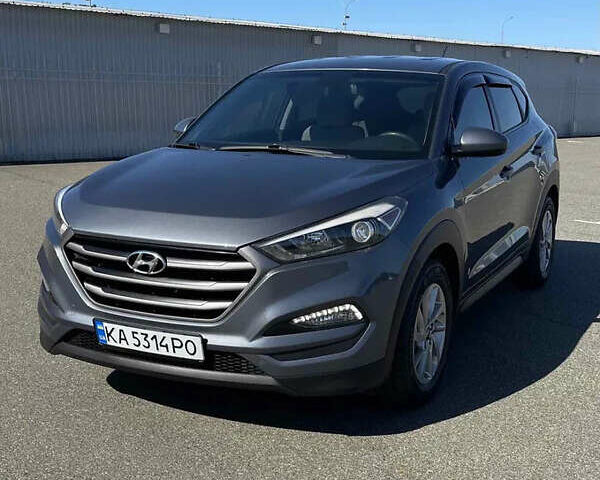 Серый Хендай Туксон, объемом двигателя 2 л и пробегом 199 тыс. км за 13000 $, фото 7 на Automoto.ua