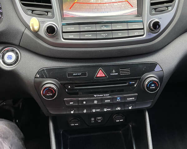 Сірий Хендай Туксон, об'ємом двигуна 1.7 л та пробігом 215 тис. км за 13650 $, фото 10 на Automoto.ua