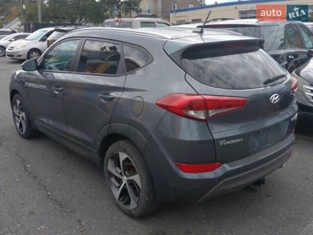 Хендай Туксон 2015 в Полтаве на Automoto.ua Серый Хендай Туксон, объемом двигателя 1.6 л и пробегом 174 тыс. км за 2550 $, фото 2 на Automoto.ua
