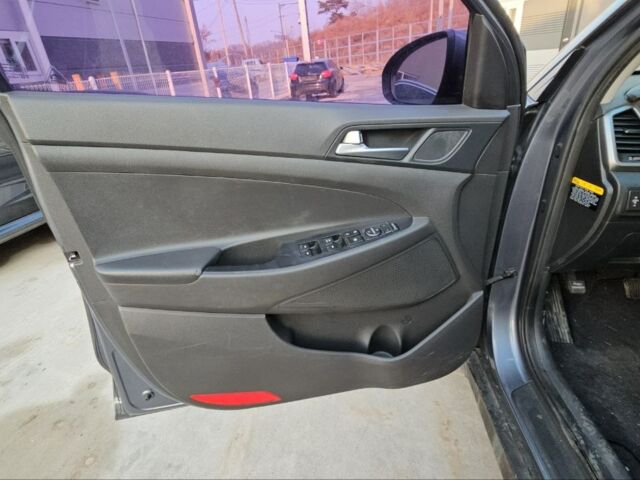 Сірий Хендай Туксон, об'ємом двигуна 1.7 л та пробігом 229 тис. км за 13300 $, фото 17 на Automoto.ua