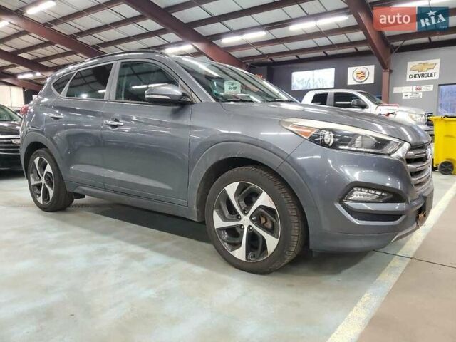 Серый Хендай Туксон, объемом двигателя 1.6 л и пробегом 157 тыс. км за 2100 $, фото 3 на Automoto.ua