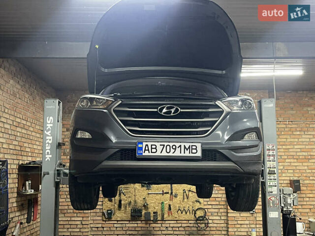 Серый Хендай Туксон, объемом двигателя 2 л и пробегом 203 тыс. км за 17700 $, фото 26 на Automoto.ua