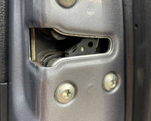 Серый Хендай Туксон, объемом двигателя 1.69 л и пробегом 293 тыс. км за 12950 $, фото 43 на Automoto.ua