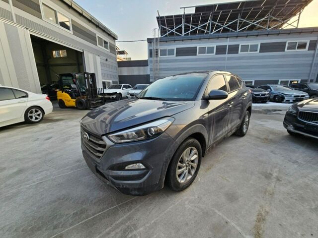 Сірий Хендай Туксон, об'ємом двигуна 1.7 л та пробігом 229 тис. км за 13300 $, фото 1 на Automoto.ua