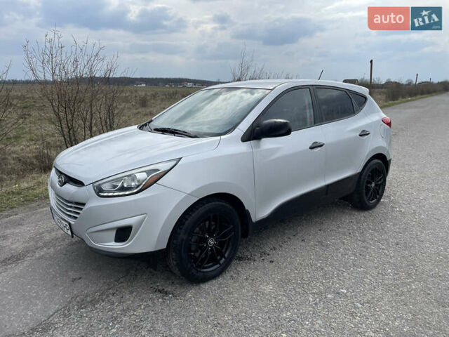 Сірий Хендай Туксон, об'ємом двигуна 2 л та пробігом 141 тис. км за 13500 $, фото 4 на Automoto.ua
