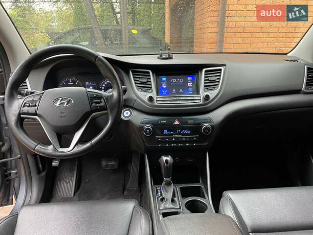 Сірий Хендай Туксон, об'ємом двигуна 1.7 л та пробігом 215 тис. км за 13650 $, фото 15 на Automoto.ua