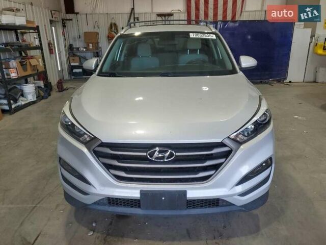 Хендай Туксон 2015 в Днепре (Днепропетровске) на Automoto.ua Серый Хендай Туксон, объемом двигателя 2 л и пробегом 128 тыс. км за 2700 $, фото 4 на Automoto.ua