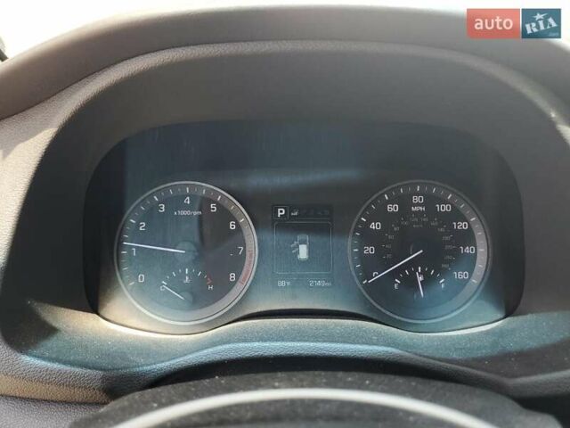 Серый Хендай Туксон, объемом двигателя 1.6 л и пробегом 21 тыс. км за 3900 $, фото 8 на Automoto.ua