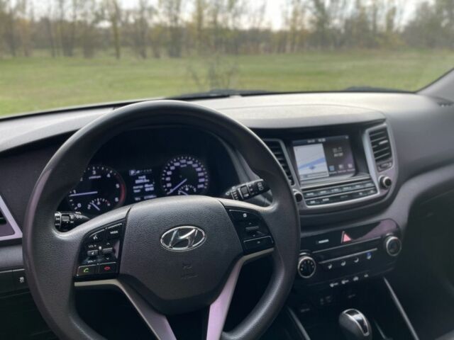 Хендай Туксон 2015 в Кривом Роге на Automoto.ua Серый Хендай Туксон, объемом двигателя 2 л и пробегом 270 тыс. км за 18000 $, фото 5 на Automoto.ua