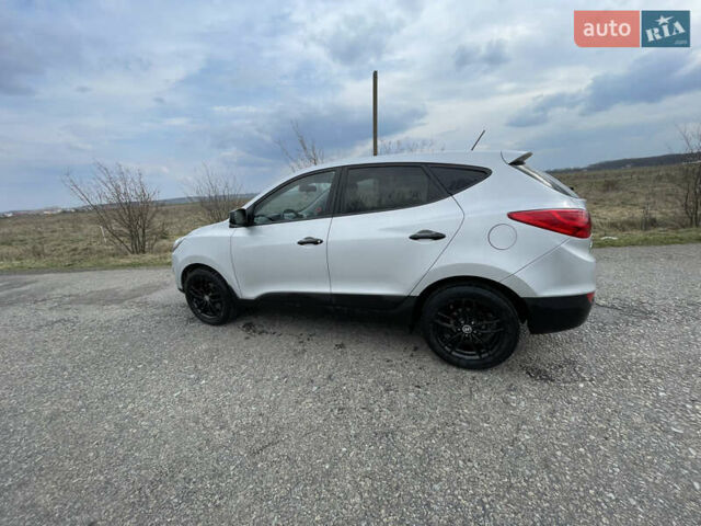 Сірий Хендай Туксон, об'ємом двигуна 2 л та пробігом 141 тис. км за 13500 $, фото 1 на Automoto.ua