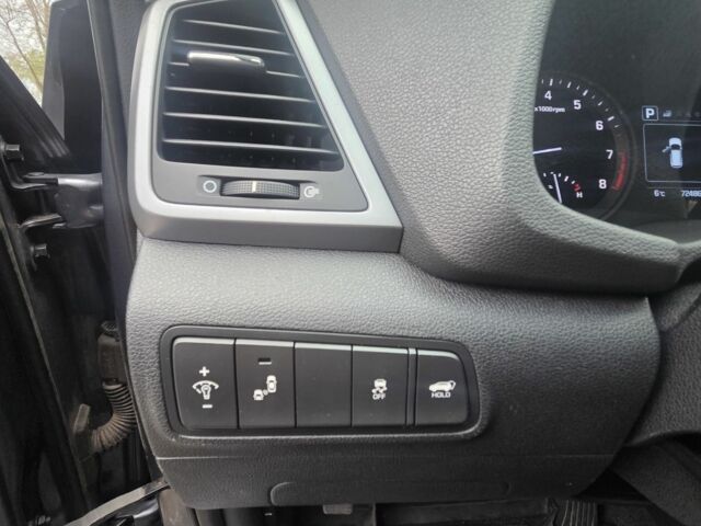 Серый Хендай Туксон, объемом двигателя 1.6 л и пробегом 113 тыс. км за 15000 $, фото 12 на Automoto.ua