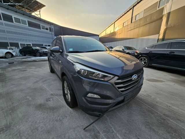 Сірий Хендай Туксон, об'ємом двигуна 1.7 л та пробігом 229 тис. км за 13300 $, фото 7 на Automoto.ua