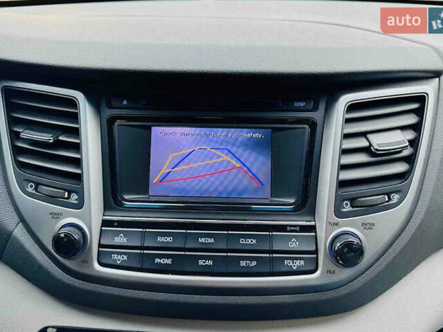 Серый Хендай Туксон, объемом двигателя 2 л и пробегом 79 тыс. км за 15500 $, фото 7 на Automoto.ua