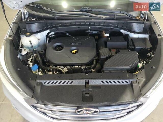 Хендай Туксон 2015 в Днепре (Днепропетровске) на Automoto.ua Серый Хендай Туксон, объемом двигателя 2 л и пробегом 128 тыс. км за 2700 $, фото 11 на Automoto.ua