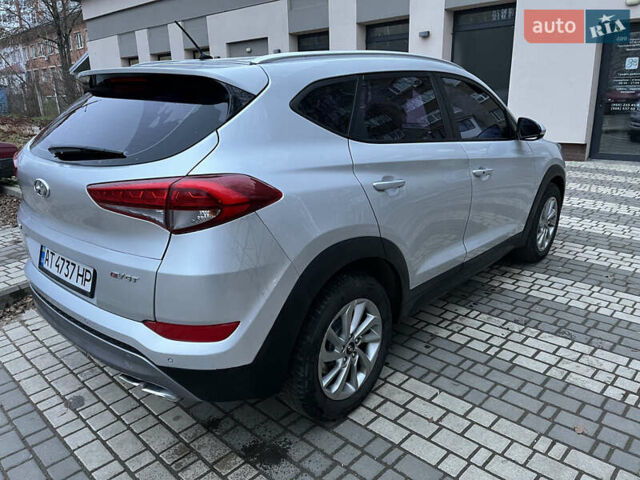 Серый Хендай Туксон, объемом двигателя 2 л и пробегом 187 тыс. км за 20999 $, фото 3 на Automoto.ua