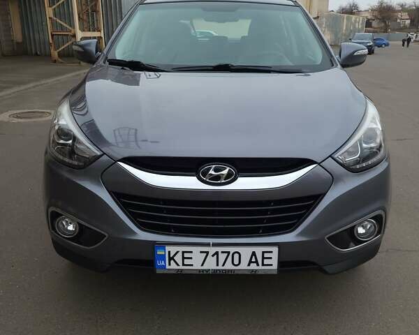 Серый Хендай Туксон, объемом двигателя 1.7 л и пробегом 290 тыс. км за 12800 $, фото 16 на Automoto.ua