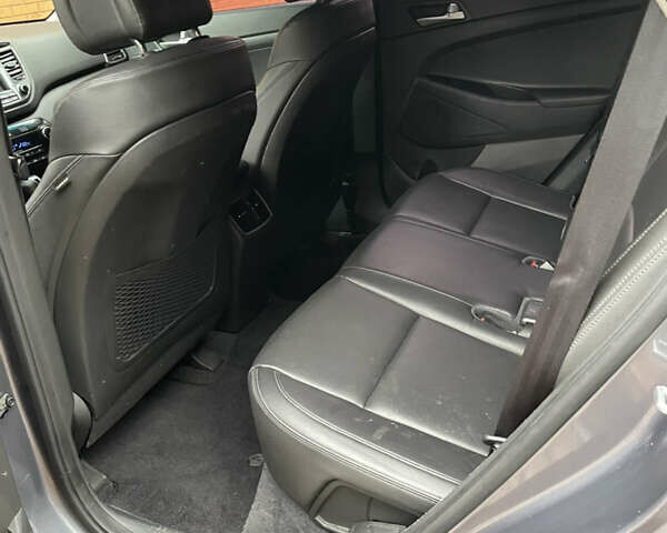 Сірий Хендай Туксон, об'ємом двигуна 1.7 л та пробігом 215 тис. км за 13650 $, фото 12 на Automoto.ua