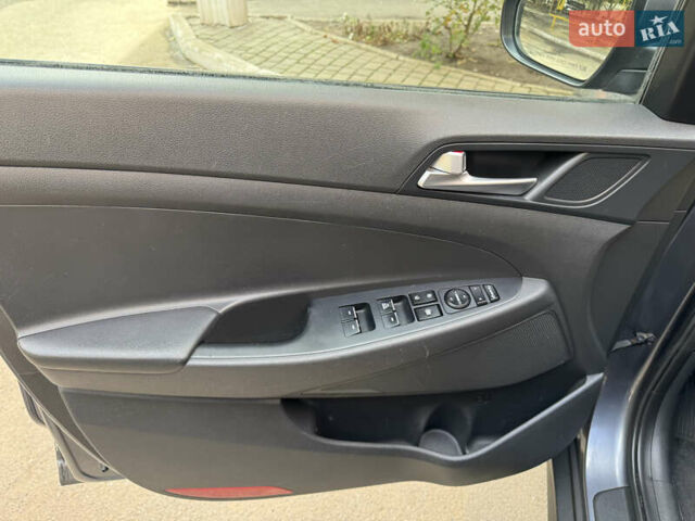 Хендай Туксон 2016 в Одессе на Automoto.ua Серый Хендай Туксон, объемом двигателя 2 л и пробегом 182 тыс. км за 17700 $, фото 31 на Automoto.ua
