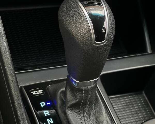 Серый Хендай Туксон, объемом двигателя 1.7 л и пробегом 110 тыс. км за 15490 $, фото 37 на Automoto.ua