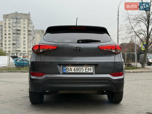 Сірий Хендай Туксон, об'ємом двигуна 1.69 л та пробігом 130 тис. км за 16800 $, фото 3 на Automoto.ua