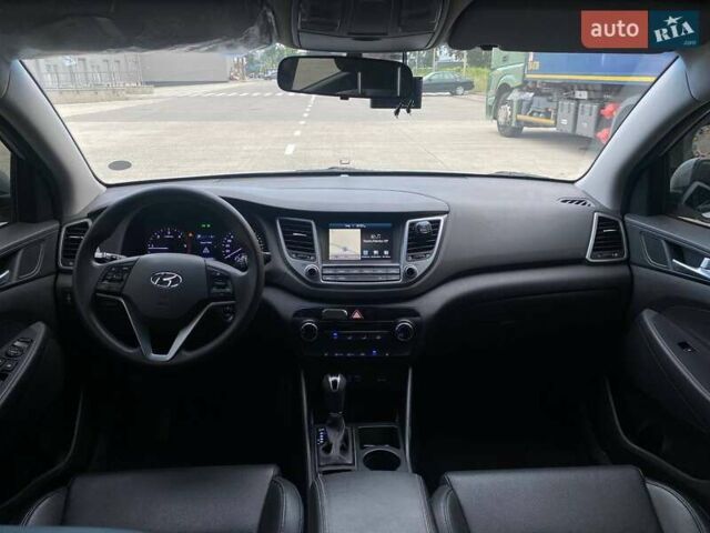 Серый Хендай Туксон, объемом двигателя 1.7 л и пробегом 99 тыс. км за 15490 $, фото 20 на Automoto.ua