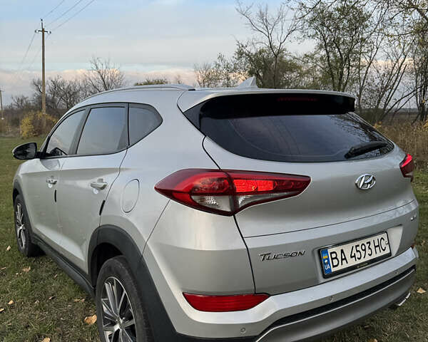 Хендай Туксон 2016 в Кропивницком (Кировограде) на Automoto.ua Серый Хендай Туксон, объемом двигателя 2 л и пробегом 185 тыс. км за 20000 $, фото 1 на Automoto.ua