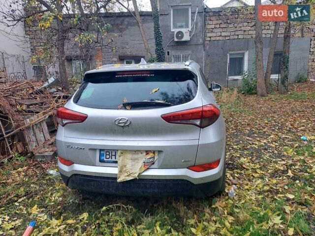 Серый Хендай Туксон, объемом двигателя 2 л и пробегом 93 тыс. км за 20400 $, фото 3 на Automoto.ua