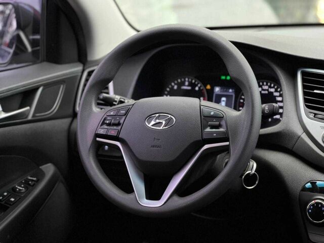 Хендай Туксон 2016 в Киеве на Automoto.ua Серый Хендай Туксон, объемом двигателя 1.7 л и пробегом 134 тыс. км за 15990 $, фото 18 на Automoto.ua