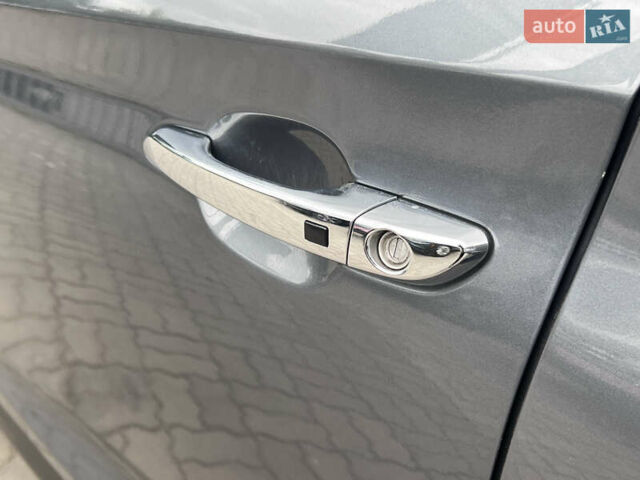 Серый Хендай Туксон, объемом двигателя 1.6 л и пробегом 188 тыс. км за 15990 $, фото 18 на Automoto.ua