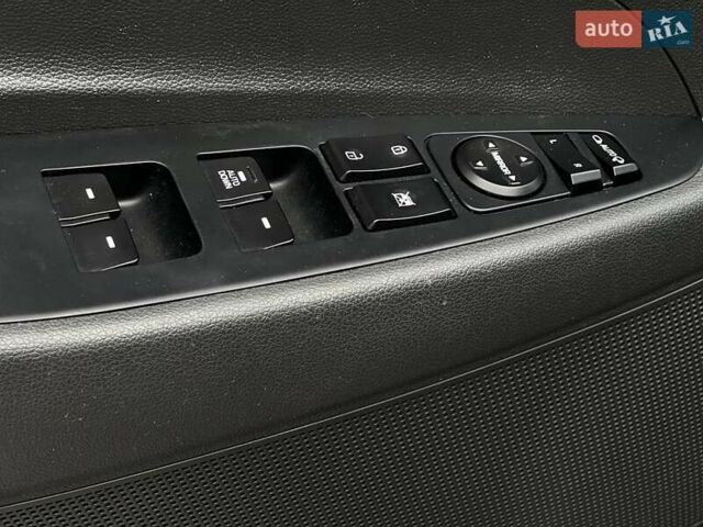 Хендай Туксон 2016 в Киеве на Automoto.ua Серый Хендай Туксон, объемом двигателя 1.7 л и пробегом 134 тыс. км за 15990 $, фото 18 на Automoto.ua