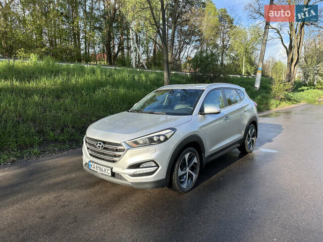 Хендай Туксон 2016 в Киеве на Automoto.ua Серый Хендай Туксон, объемом двигателя 2 л и пробегом 126 тыс. км за 21500 $, фото 1 на Automoto.ua