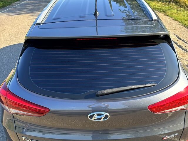 Сірий Хендай Туксон, об'ємом двигуна 2 л та пробігом 186 тис. км за 18200 $, фото 2 на Automoto.ua