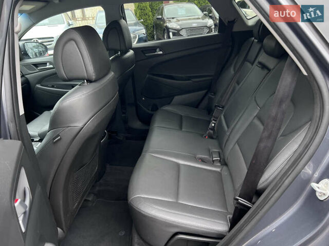 Серый Хендай Туксон, объемом двигателя 1.6 л и пробегом 188 тыс. км за 15990 $, фото 43 на Automoto.ua